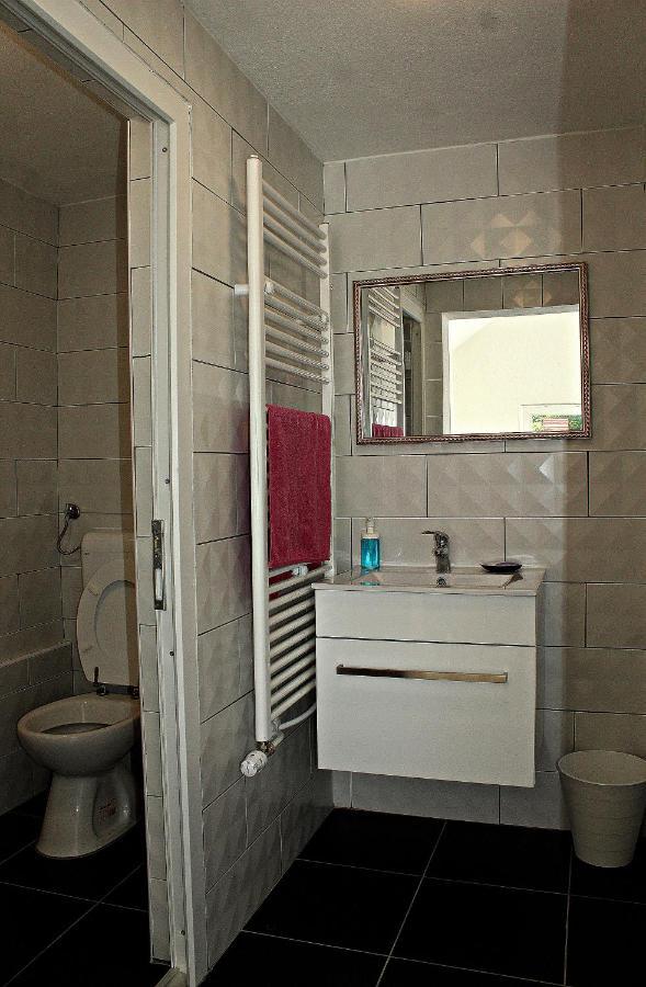 Yosefsfeld Bed & Breakfast Kutjevo Екстериор снимка
