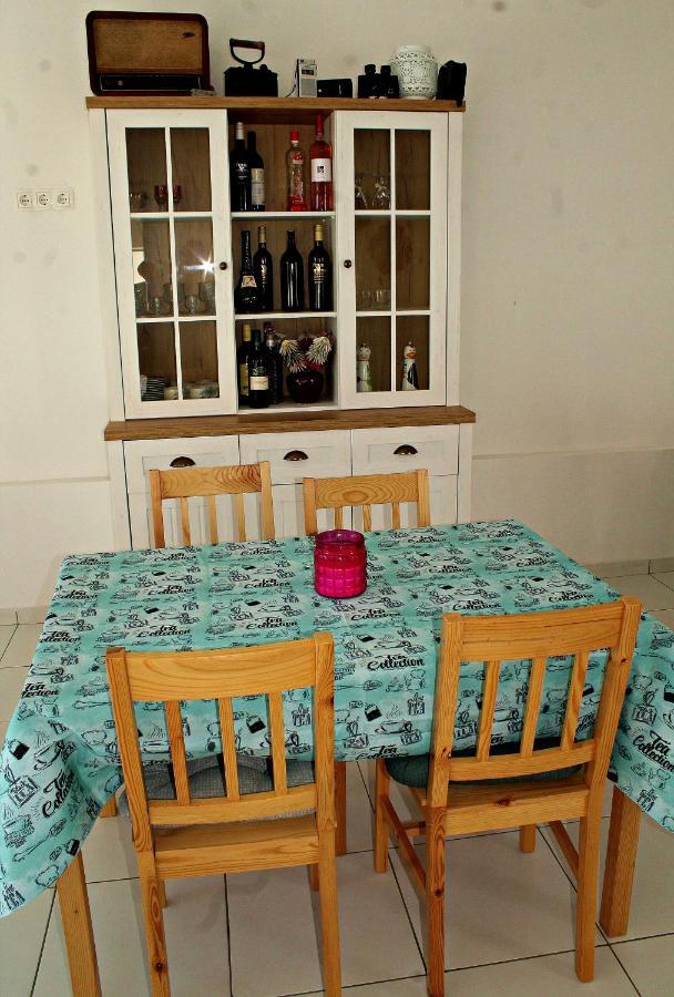 Yosefsfeld Bed & Breakfast Kutjevo Екстериор снимка