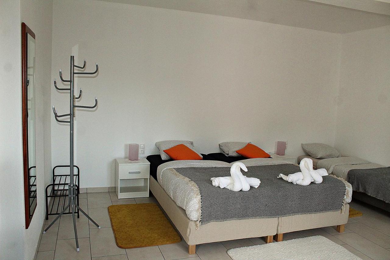 Yosefsfeld Bed & Breakfast Kutjevo Стая снимка