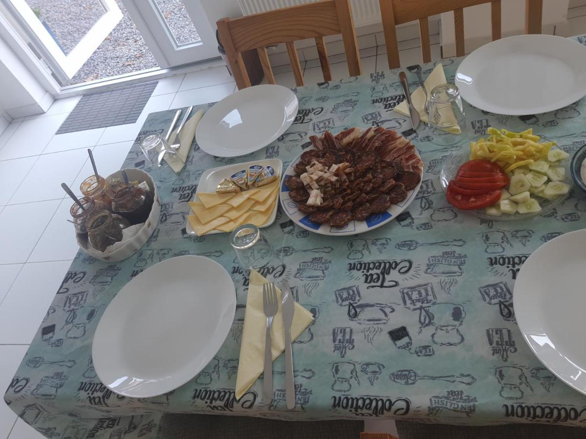 Yosefsfeld Bed & Breakfast Kutjevo Екстериор снимка