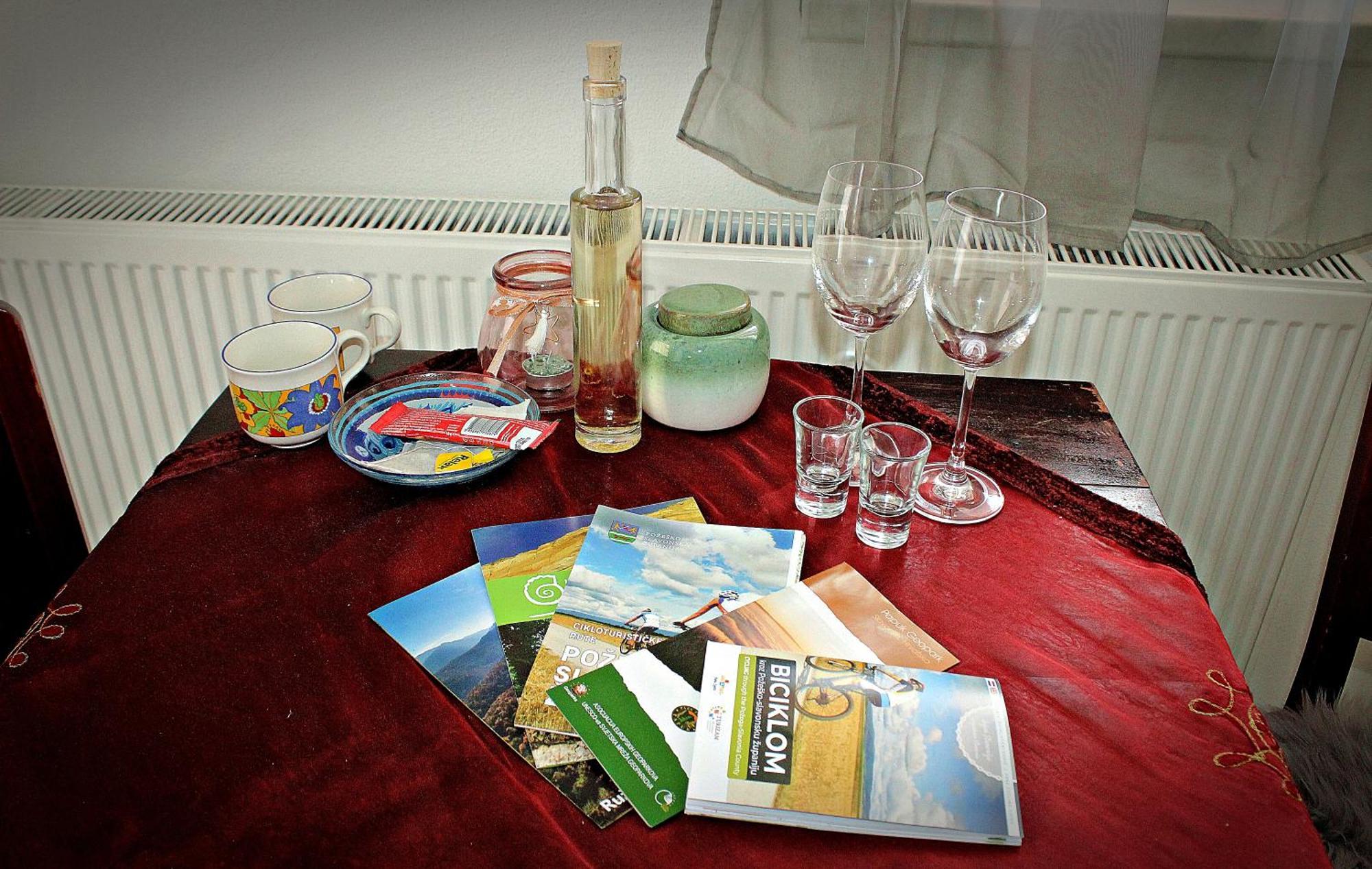 Yosefsfeld Bed & Breakfast Kutjevo Стая снимка